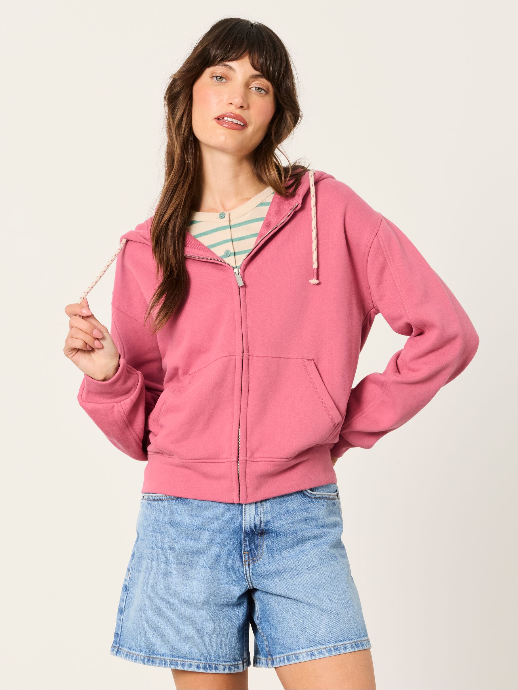 Sweatshirts & Hoodies