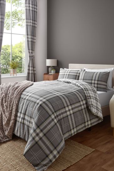 Catherine Lansfield Kelso Easy Care Single Duvet Set Red & Lansfield Easy Iron Percale Single Fitted Sheet Red 
