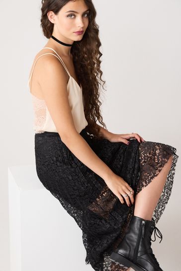 Where can i buy lace trim outlet