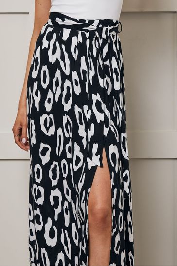 Black and white leopard print maxi skirt shop