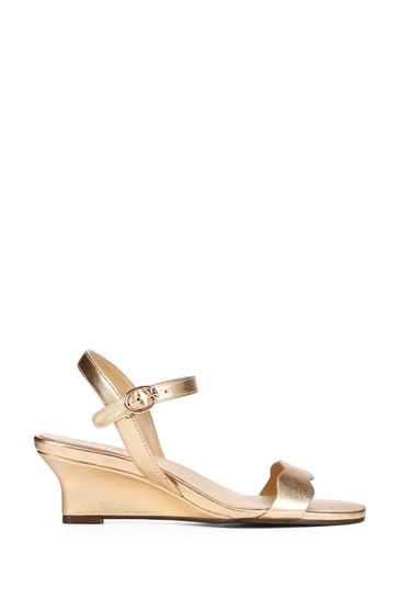 Naturalizer metallic sandals sales