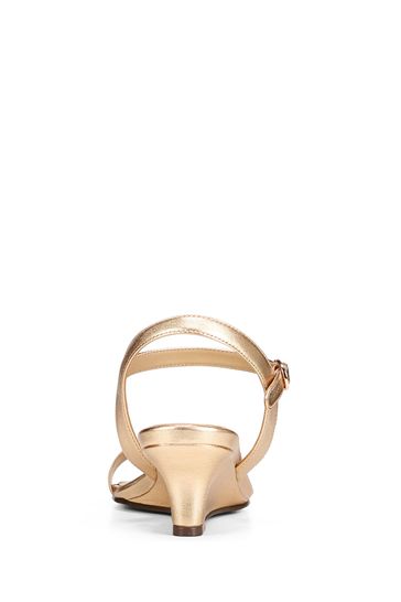 Naturalizer gold sandals outlet
