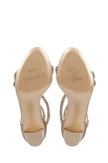 Naturalizer store nude heels