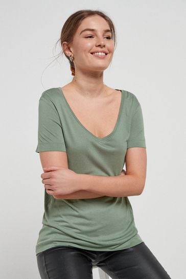 Camiseta de cuello de pico en verde caqui de corte holgado
