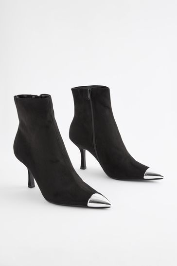 Black pointed outlet toe boots