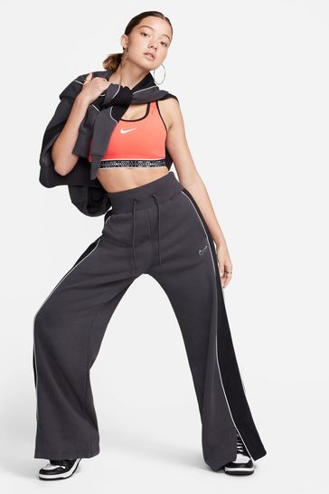 Nike joggers with hotsell stripe