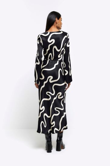 Black scoop neck dress discount