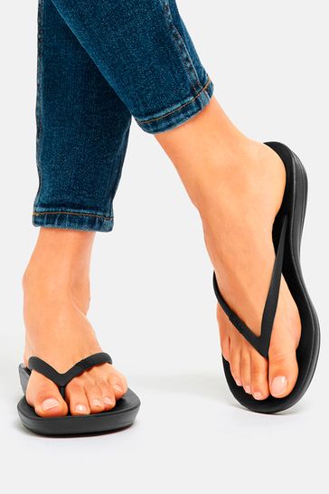 fitflop iqushion flip flop