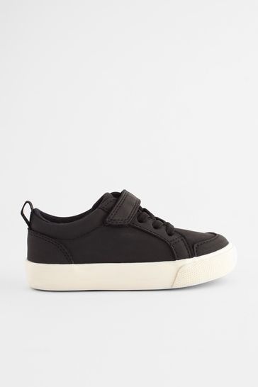 Lace fastening shoes outlet