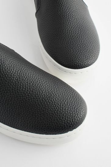 Black pull on trainers discount