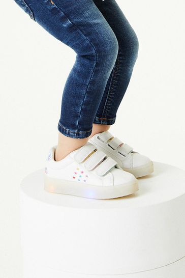 white trainer touch up