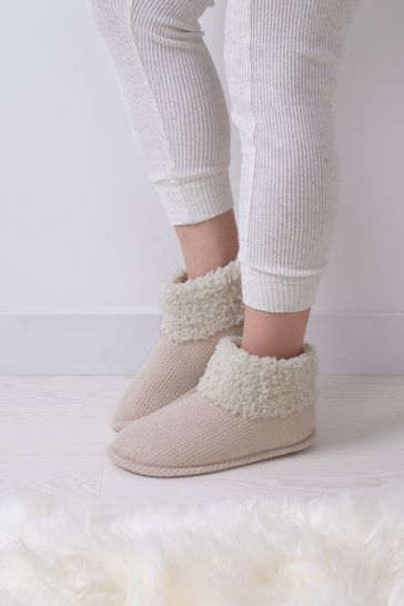Totes Cream Isotoner Ladies Cable Boot Slippers