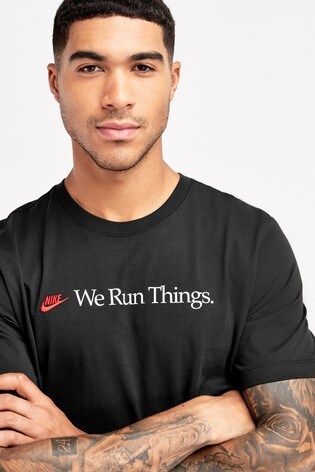 nike we run things t shirt