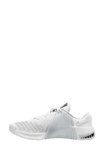 White nike gym trainers cheap