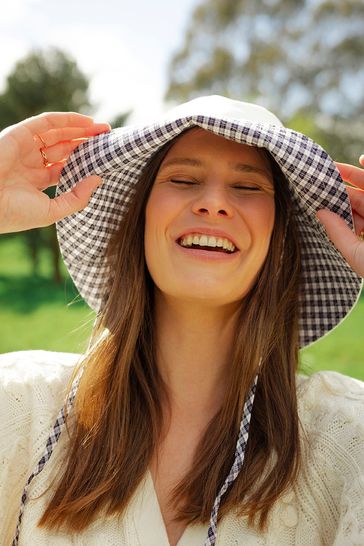 Barbour hat discount white