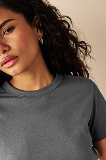 Basic beige t shirt shop