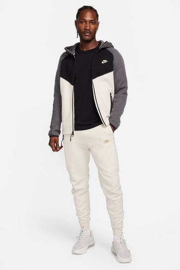 Nike tech fleece black and white best sale