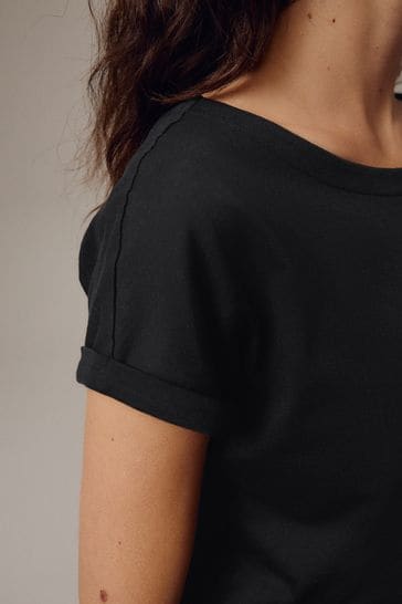Black t shirt round neck store