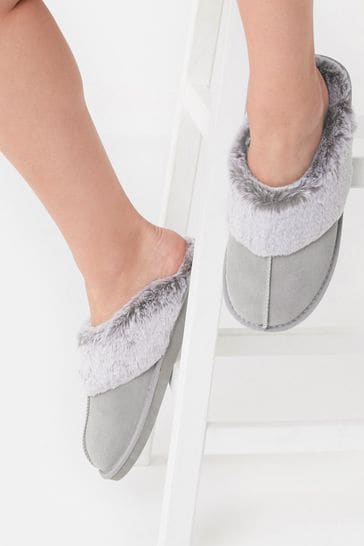 Zapatillas chinelas gris claro con forro de piel sintética de ante