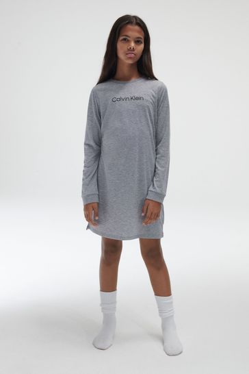 Comprar Camisón de manga larga de algodón moderno en gris de Calvin Klein  en Next España