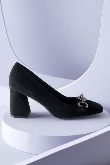 Black square best sale toe court shoes