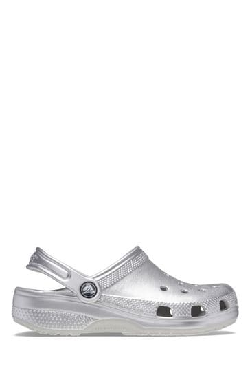 Metallic silver crocs deals