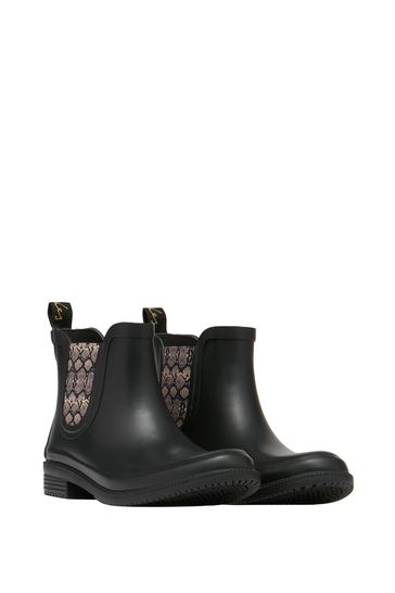 Black rubber shop chelsea boots