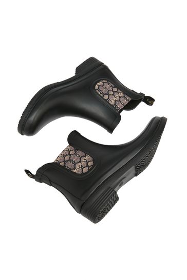 Black rubber outlet chelsea boots