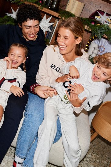 Tommy hilfiger hotsell family outfits