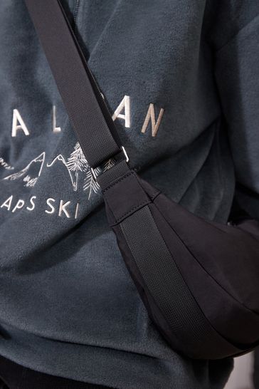 Black best sale sling purse