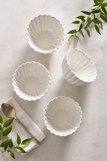 White Set of 4 Flower Bowls
