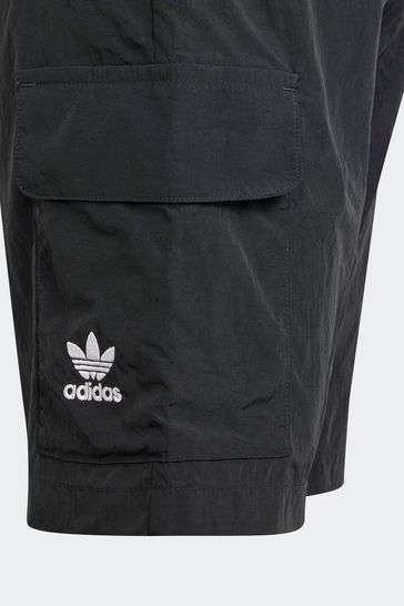 Adidas originals jogger cheap cargo short