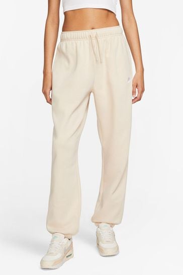 Nike joggers hotsell in oatmeal