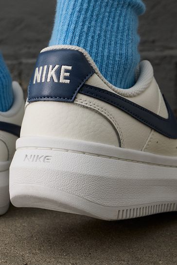 Nike plateauzool online