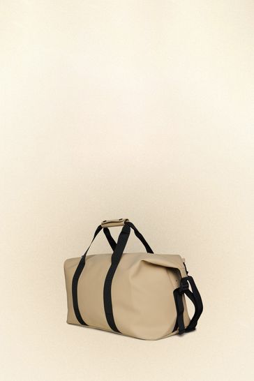 Rains deals weekend tote