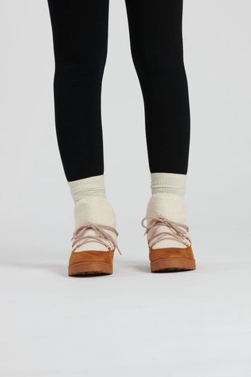 Cream snow boots top