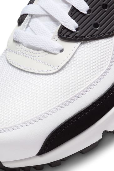 Air new arrivals nikes white