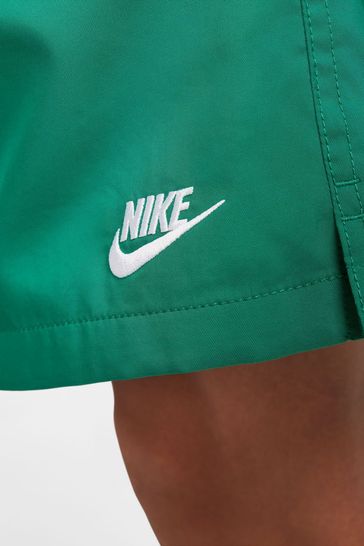 Nike woven flow shorts top