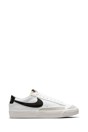 Nike white 2025 blazer low