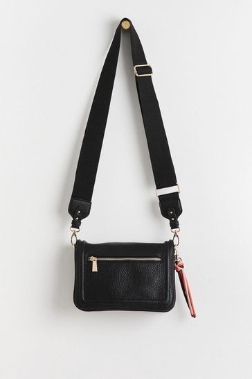 Black purse online with strap