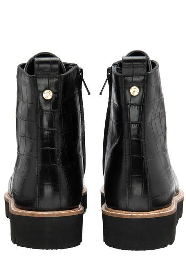 Ravel leather chelsea boots hotsell