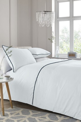 Serene White Pom Pom Duvet Cover And Pillowcase Set