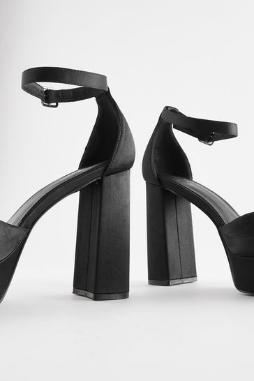 All black outlet closed toe shoes
