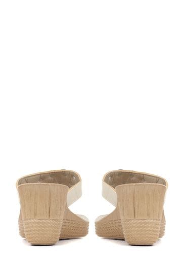 Pavers Gold Toe Post Wedge Sandals