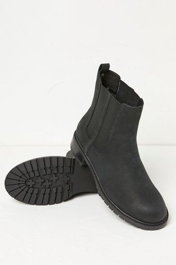High ankle store chelsea boots