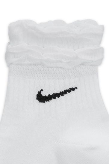 Nike womens quarter socks top