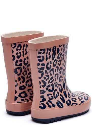Fuzzy hotsell leopard crocs