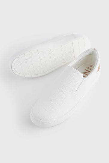 White deals star trainers