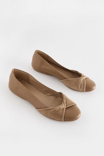 Camel Forever Comfort Leather Twist Ballerina Shoes