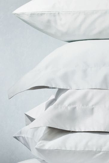 Set of 2 White 200 Thread Count Cotton Pillowcases